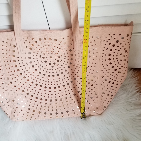 Bath & Body Works Pink Blush Metalic Tote Bag.... - Picture 5 of 16